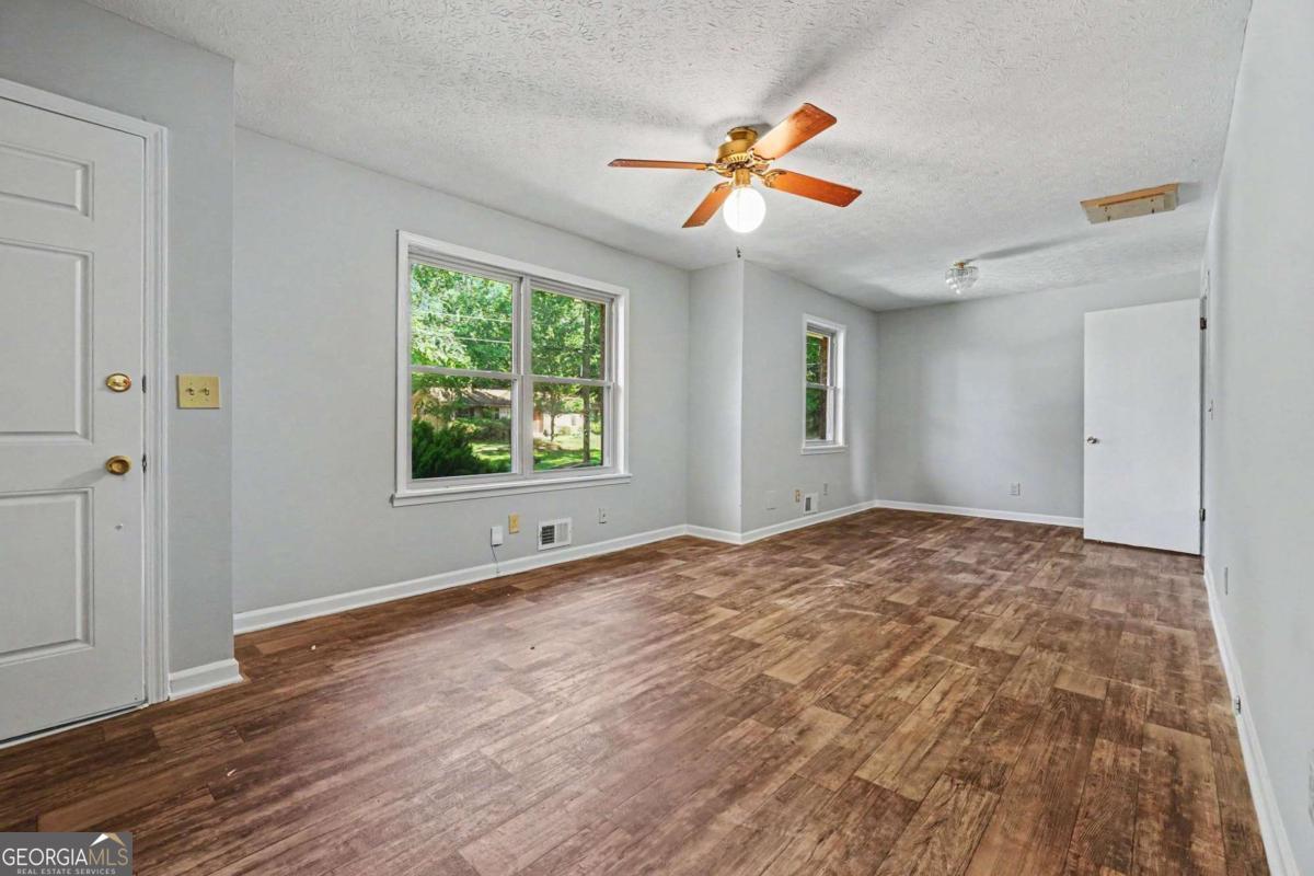 2913 Vogue DR