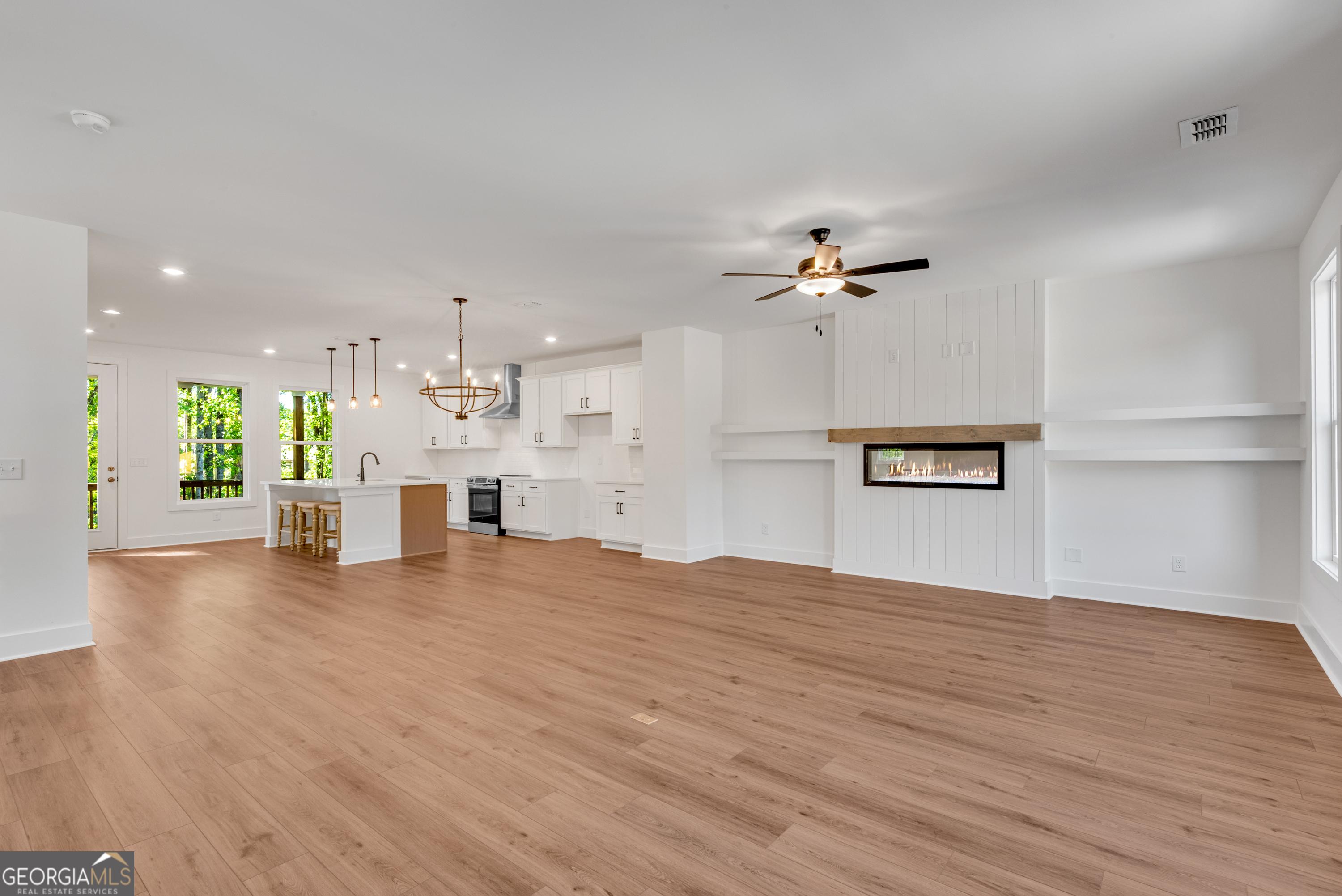 2737 Hallwood LN
