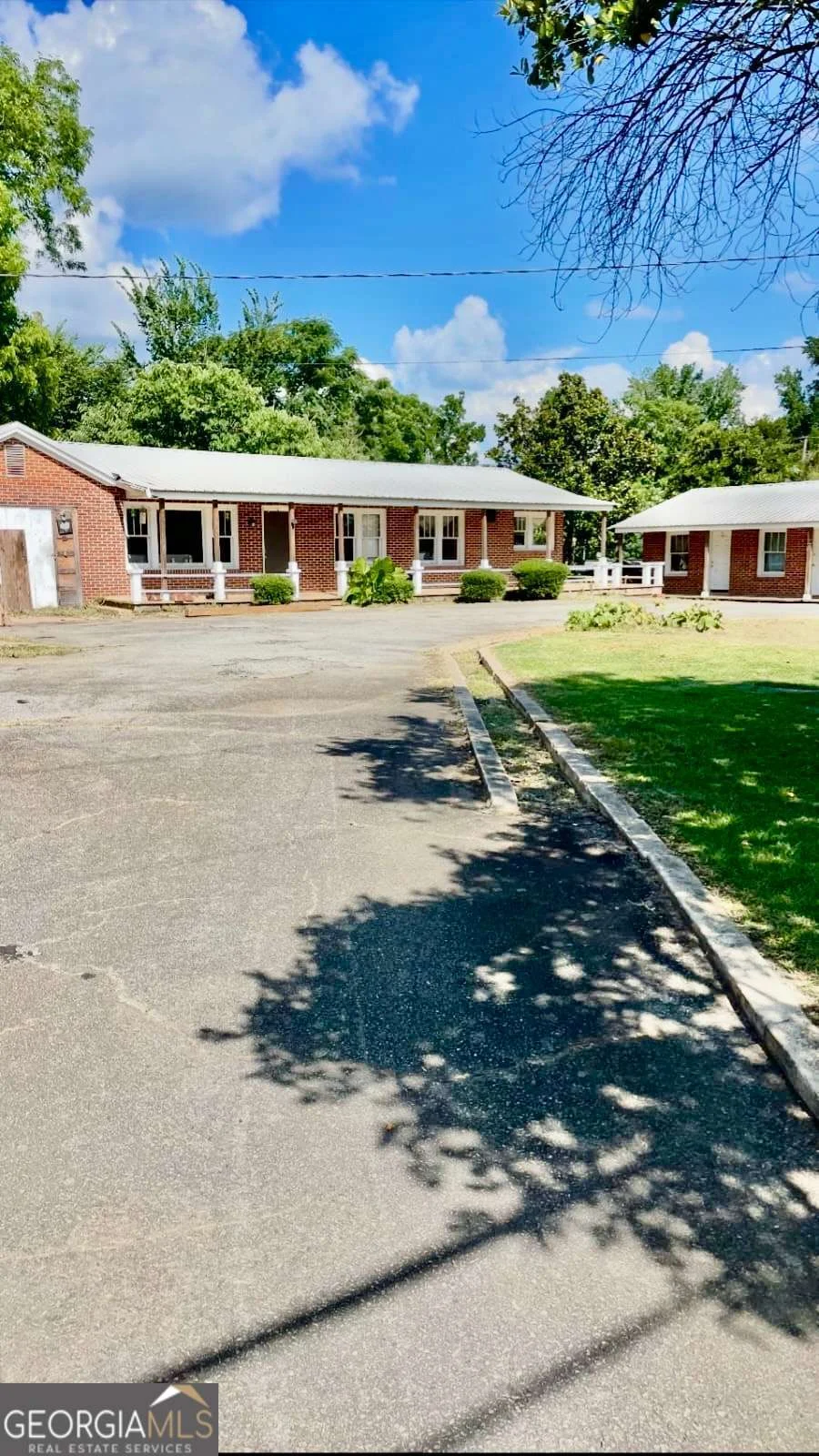 103 E Main Street, Irwinton, GA, 31042