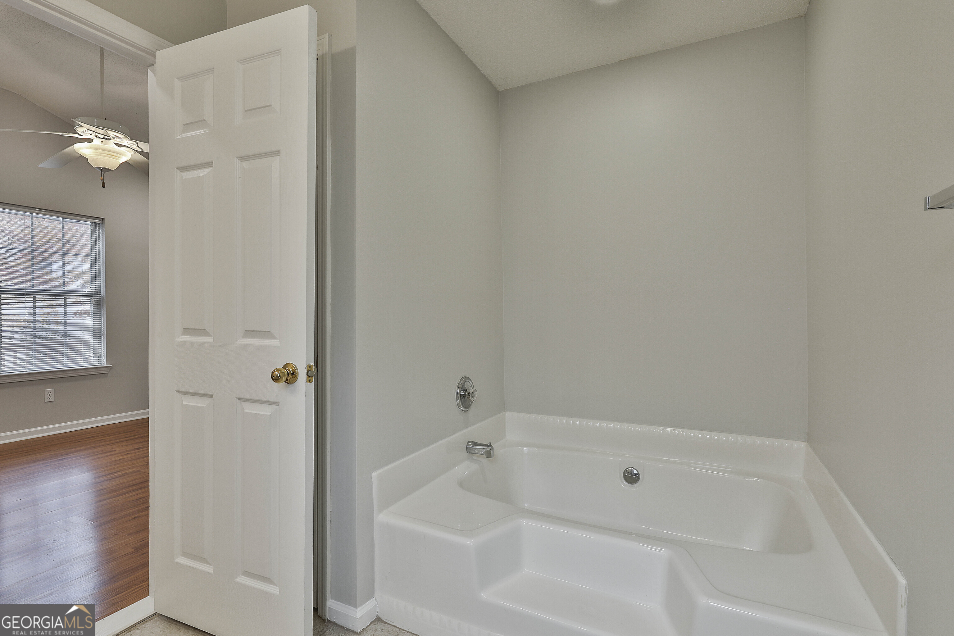 Peachtree City, Georgia 30269, United States, 2 Bedrooms Bedrooms, ,2 BathroomsBathrooms,Residential,Pending,25857