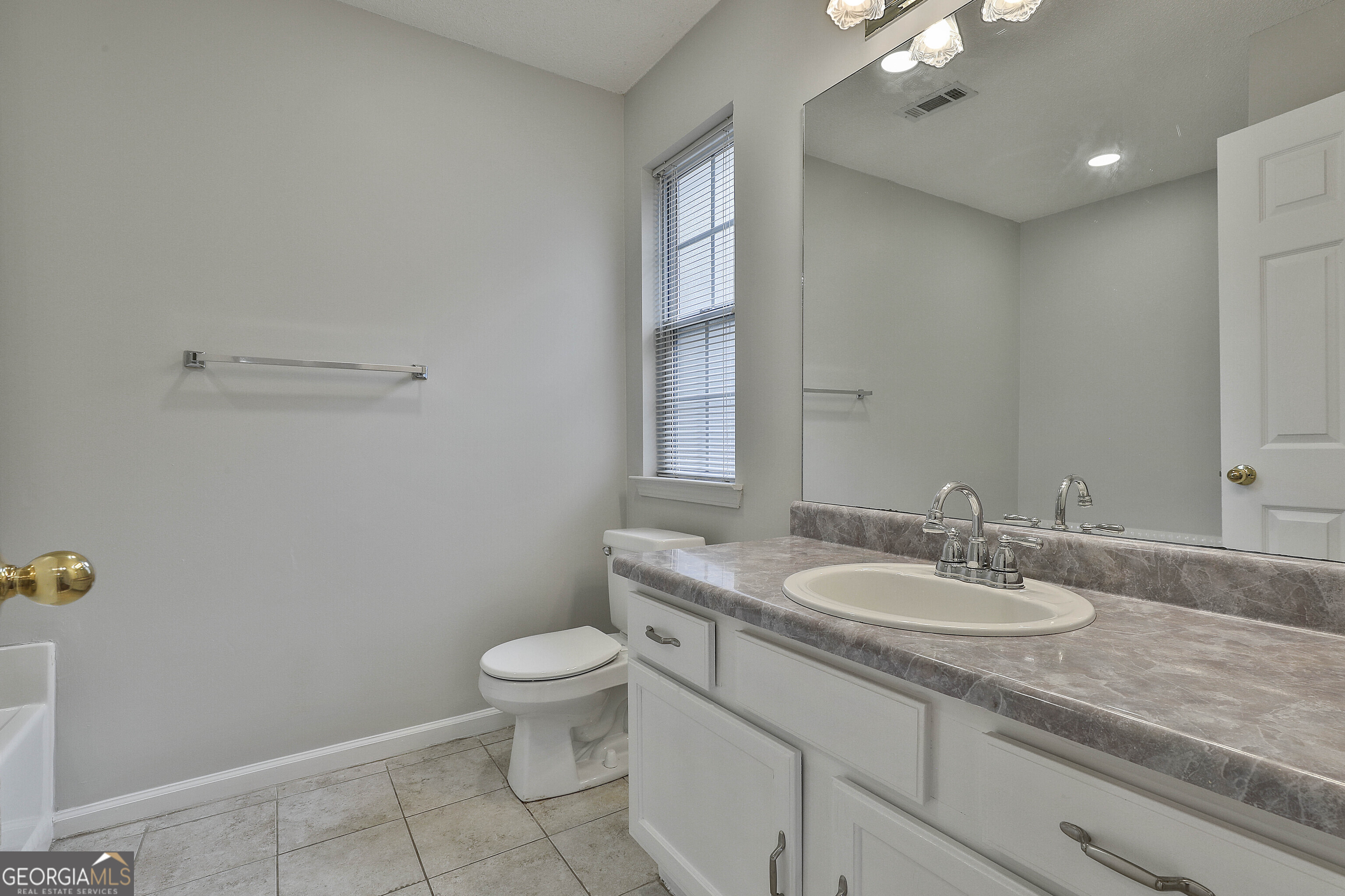 Peachtree City, Georgia 30269, United States, 2 Bedrooms Bedrooms, ,2 BathroomsBathrooms,Residential,Pending,25857