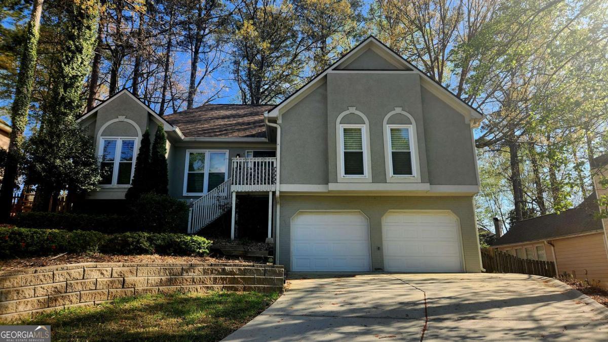 912 Feather Creek LN