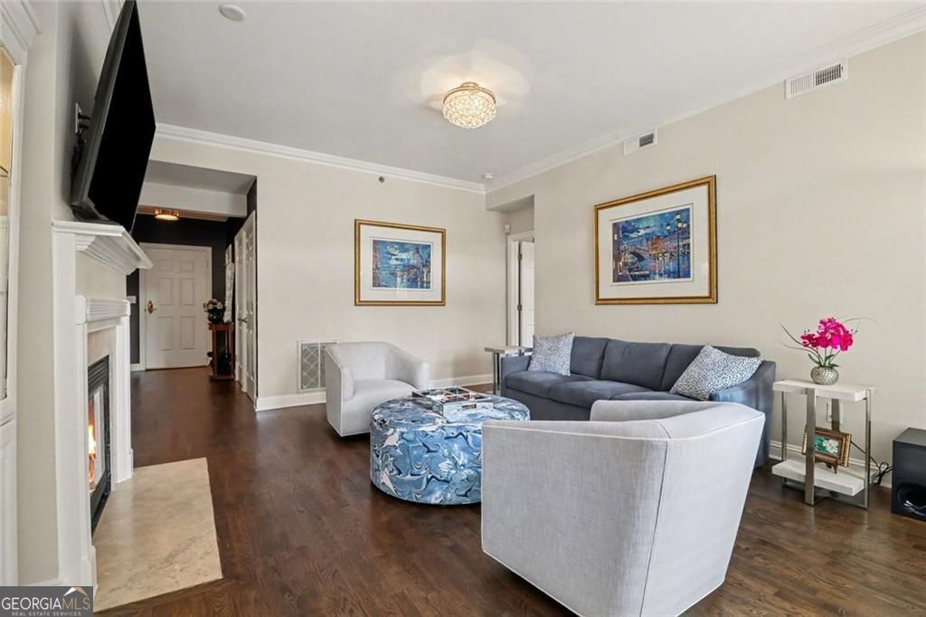 1735 Peachtree ST NE 216