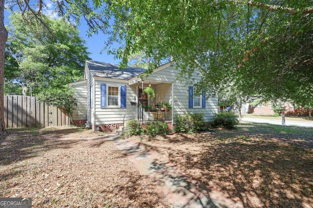 Photo of 2224 E 38Th Street, Savannah, GA 31404 (MLS # 10766953)