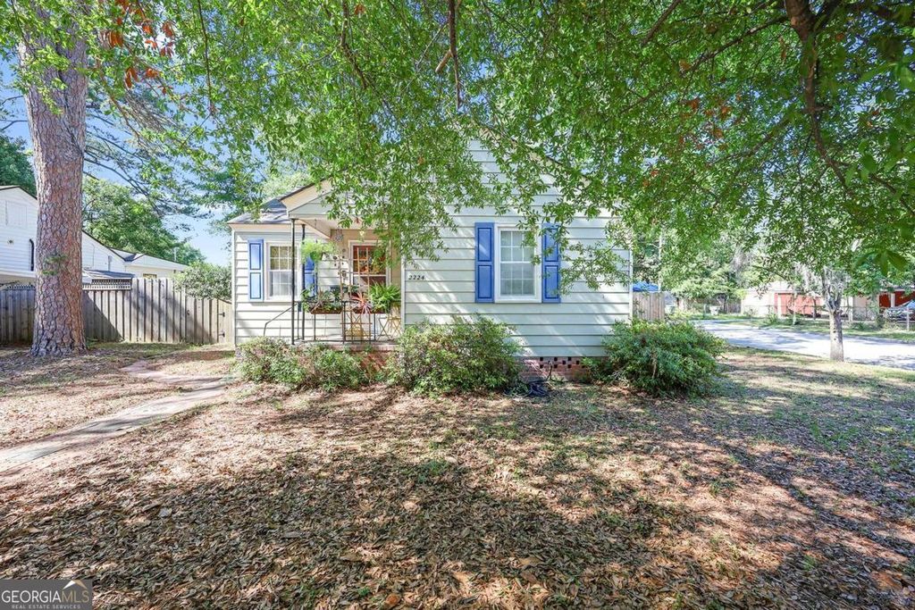 Photo of 2224 E 38Th Street, Savannah, GA 31404 (MLS # 10766953)
