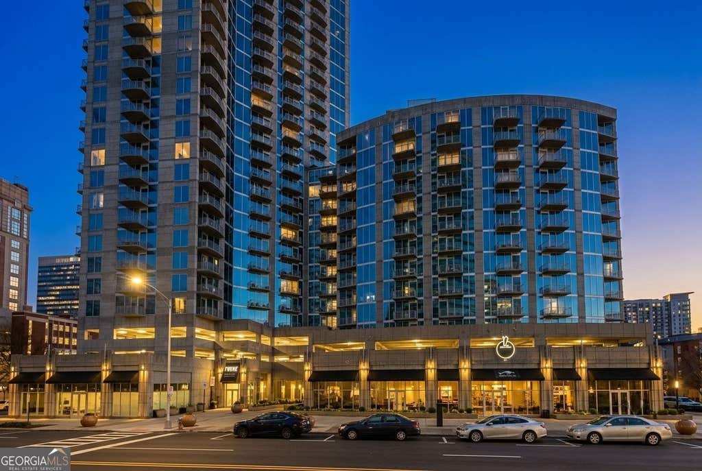 Photo of 400 W Peachtree Street NW #2006, Atlanta, GA 30308 (MLS # 10821047)