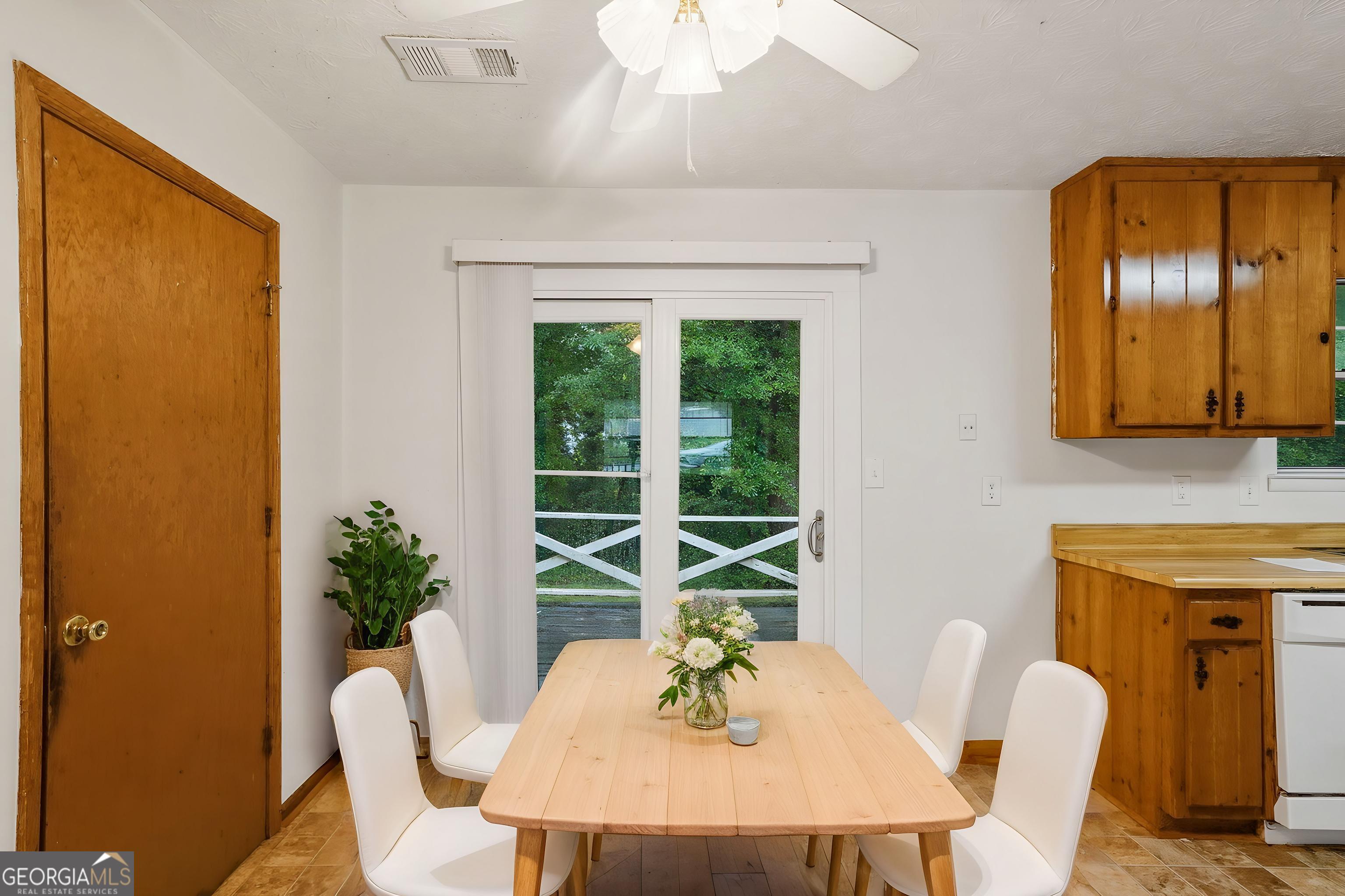 8238 Dunellen LN