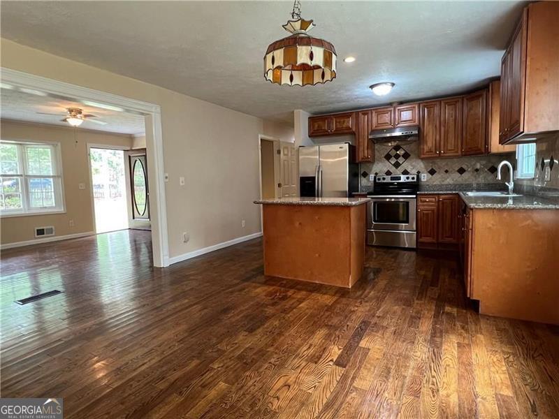 Hickory Bluff - Residential Lease
