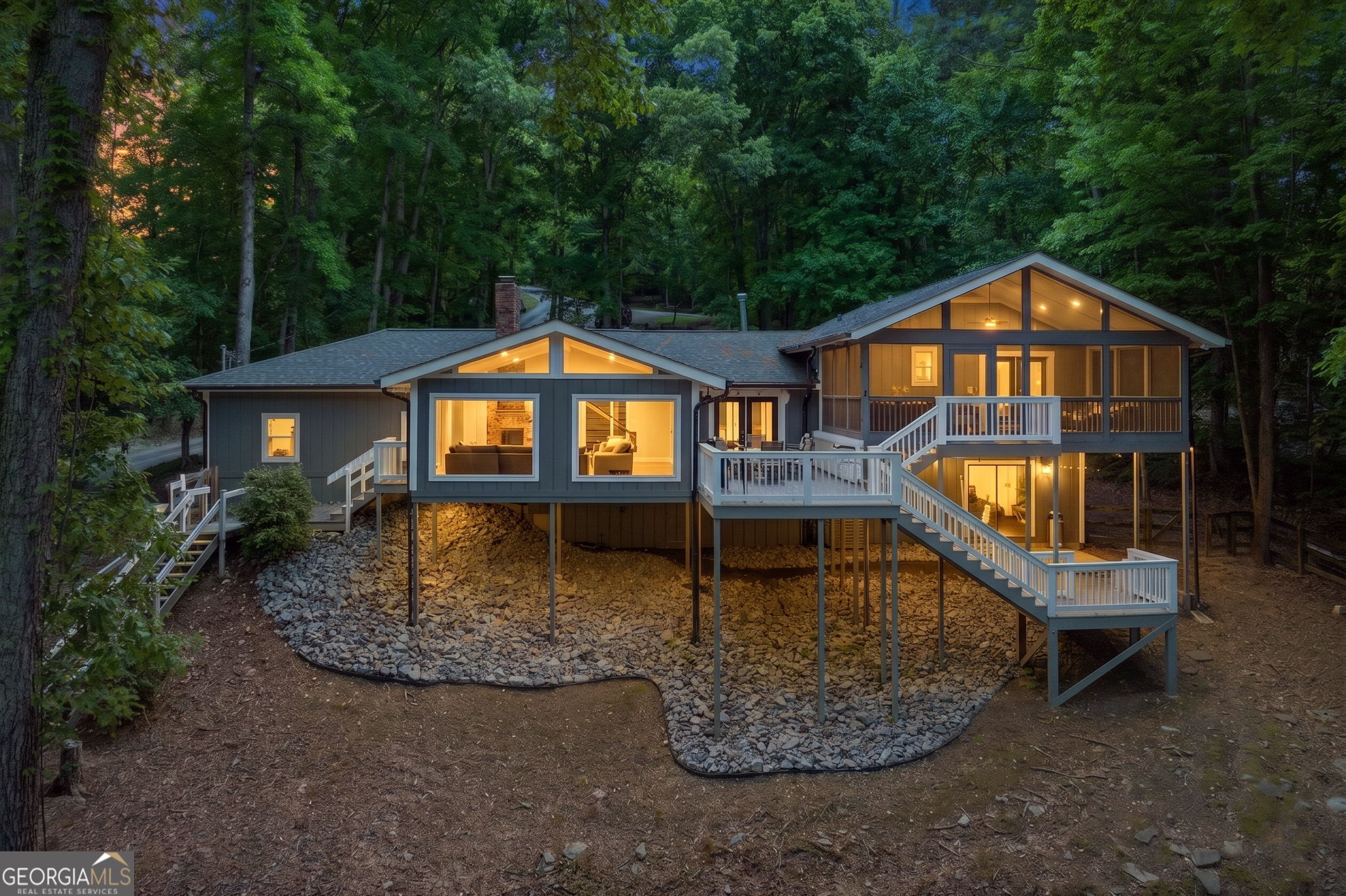 3928 Lake CT