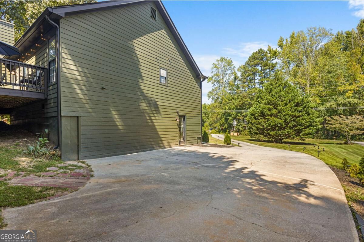 1890 Mcconnell RD