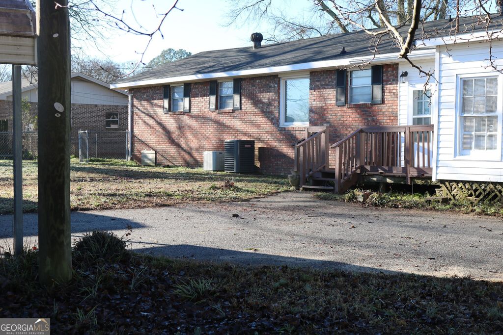 Photo of 640 Gholston Street, Comer, GA 30629 (MLS # 10692738)