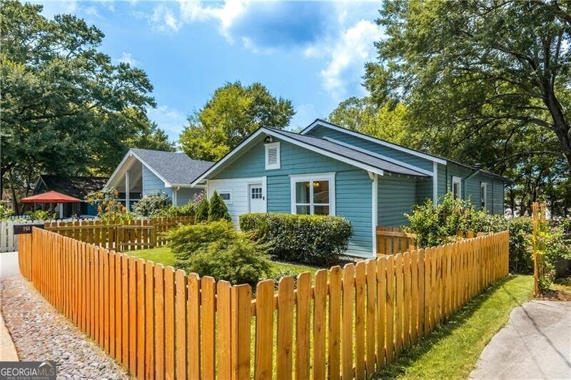 Photo of 761 Bellemeade Avenue NW, Atlanta, GA 30318 (MLS # 10805517)