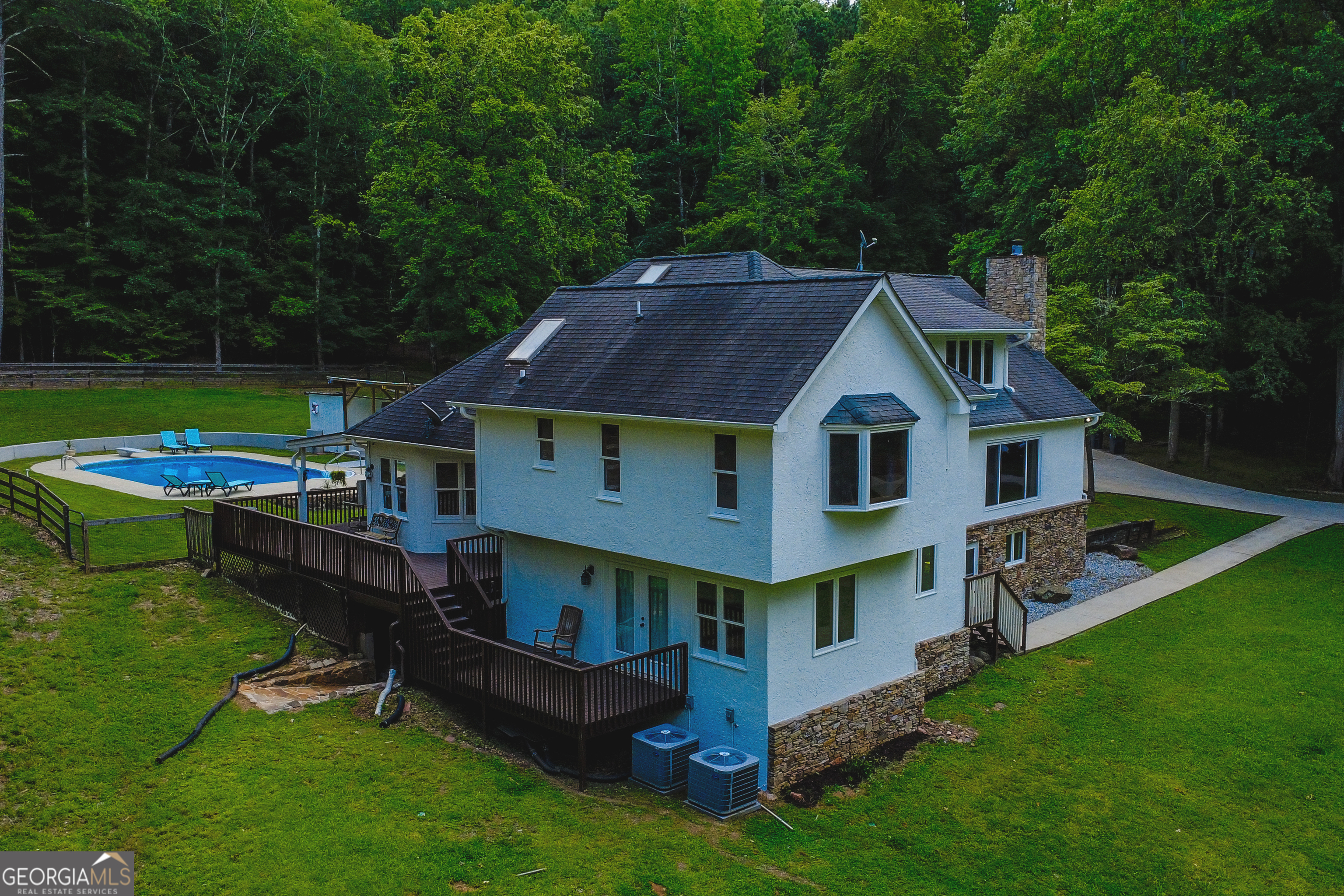 360 Darren DR