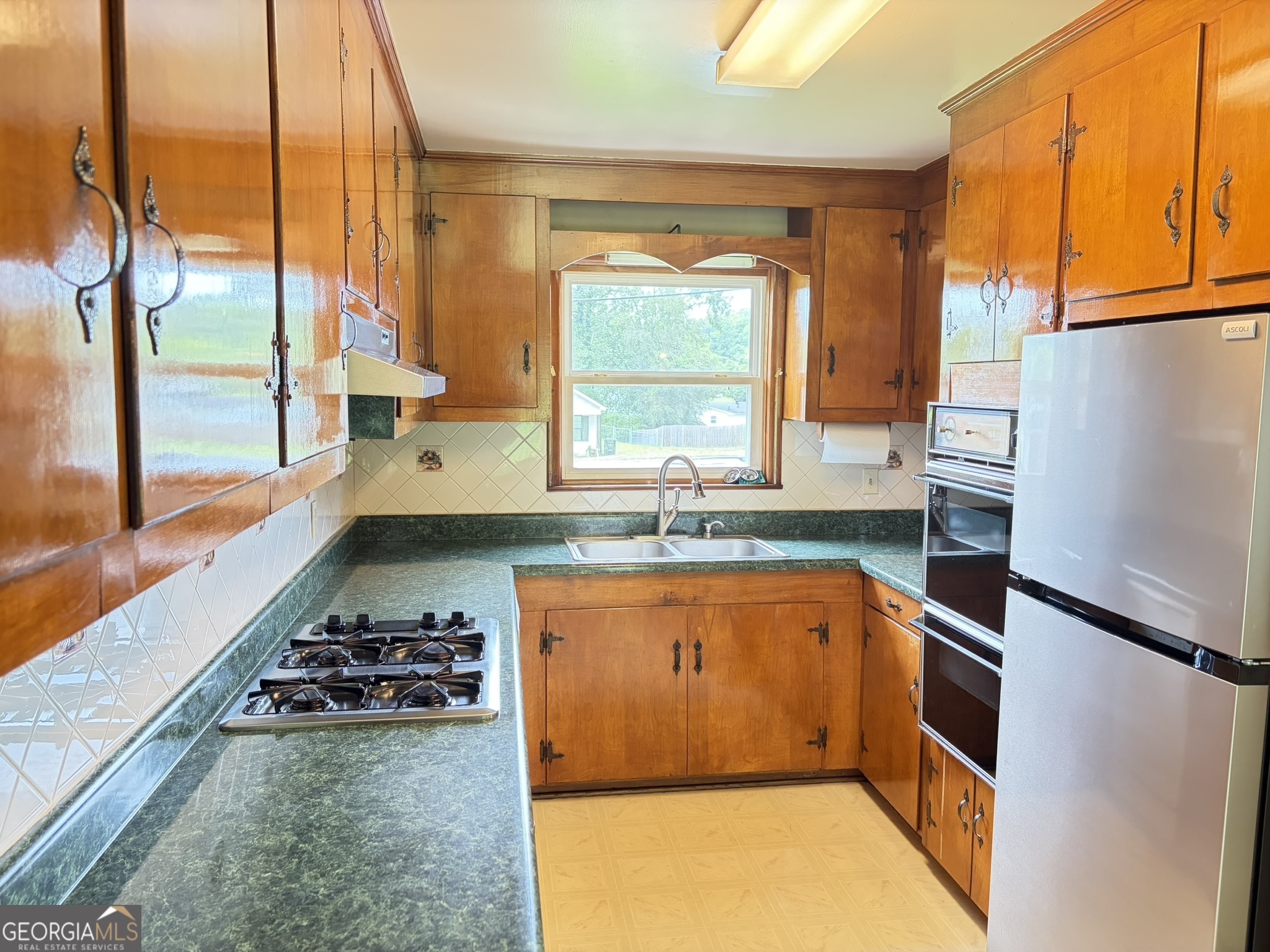 52 Lyons DR NW