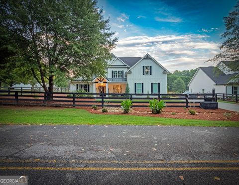 A home in Dawsonville