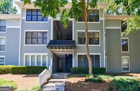 Photo of 215 Summit North Drive NE, Atlanta, GA 30324 (MLS # 10723931)