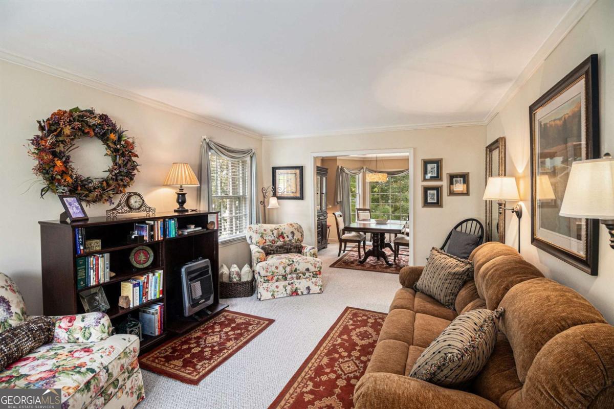 1 Westlyn PL