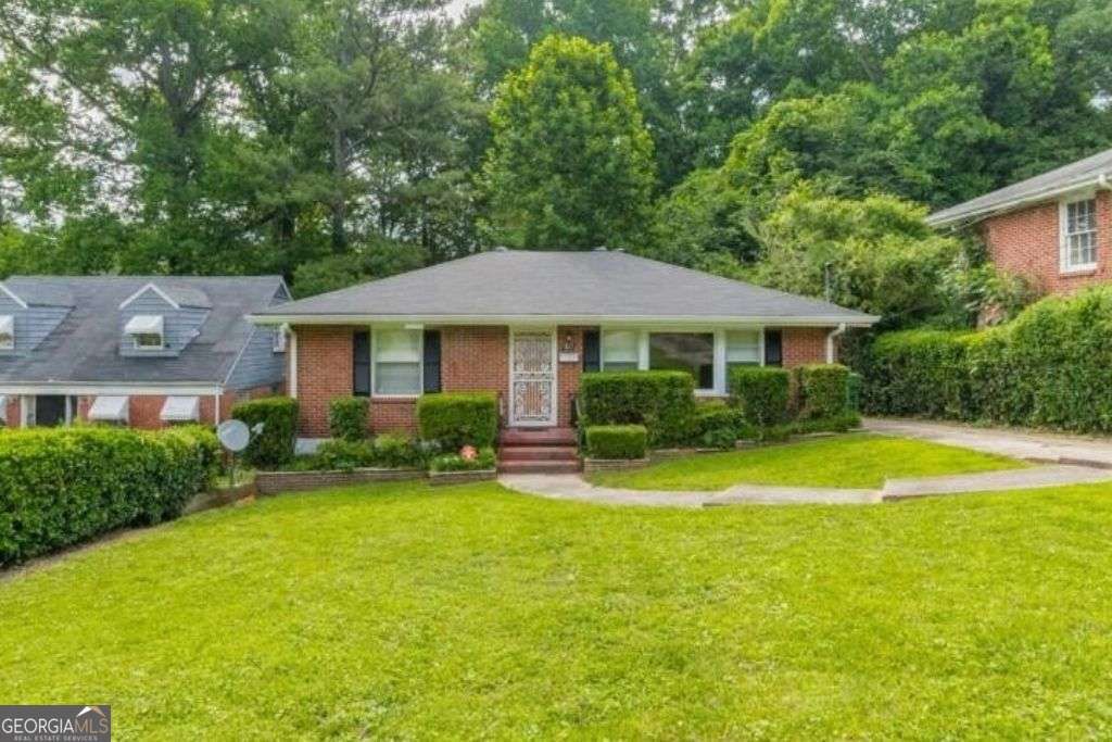 Photo of 817 Gertrude Place NW, Atlanta, GA 30318 (MLS # 10676861)