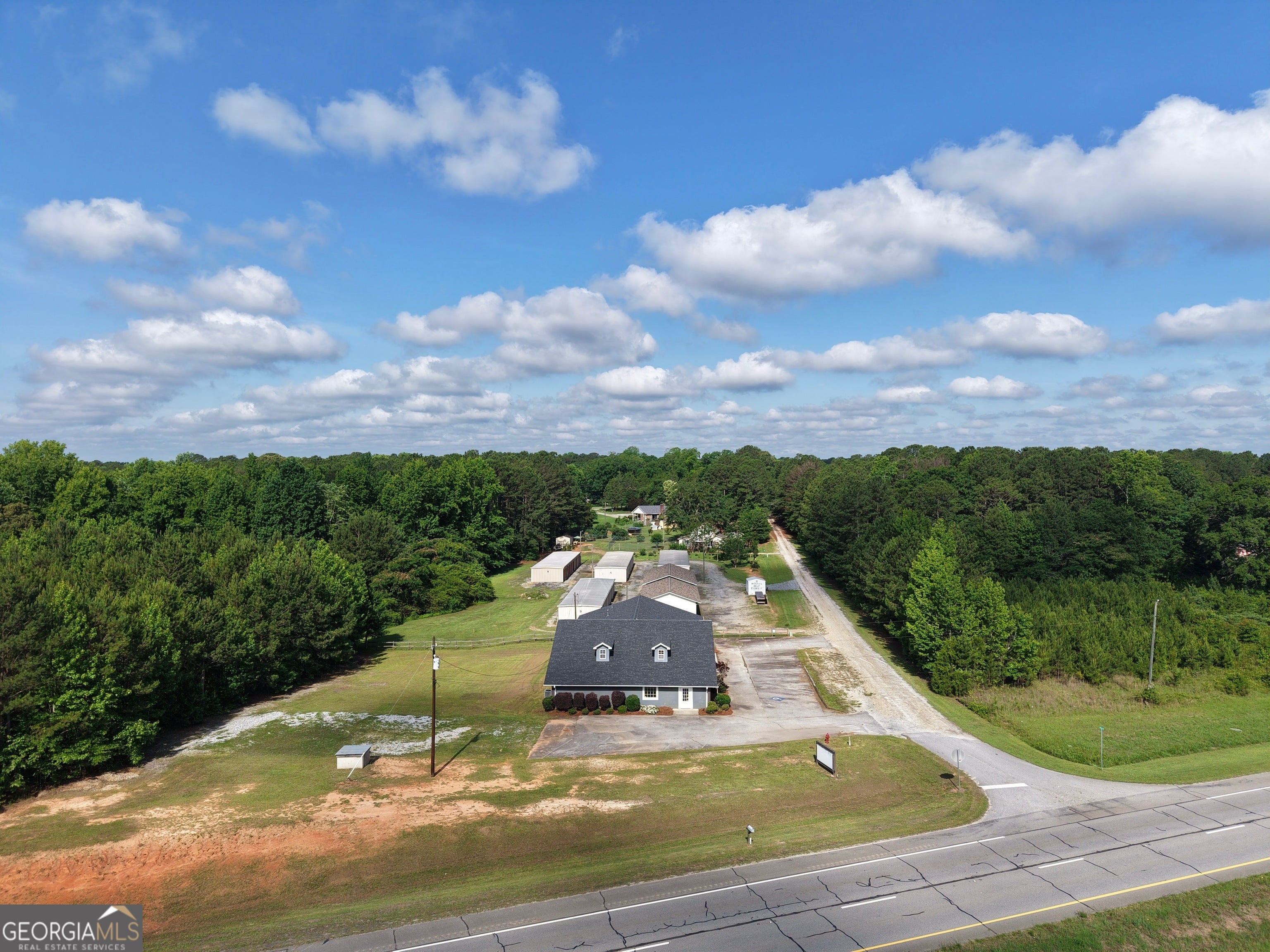 272 Highway 41 N