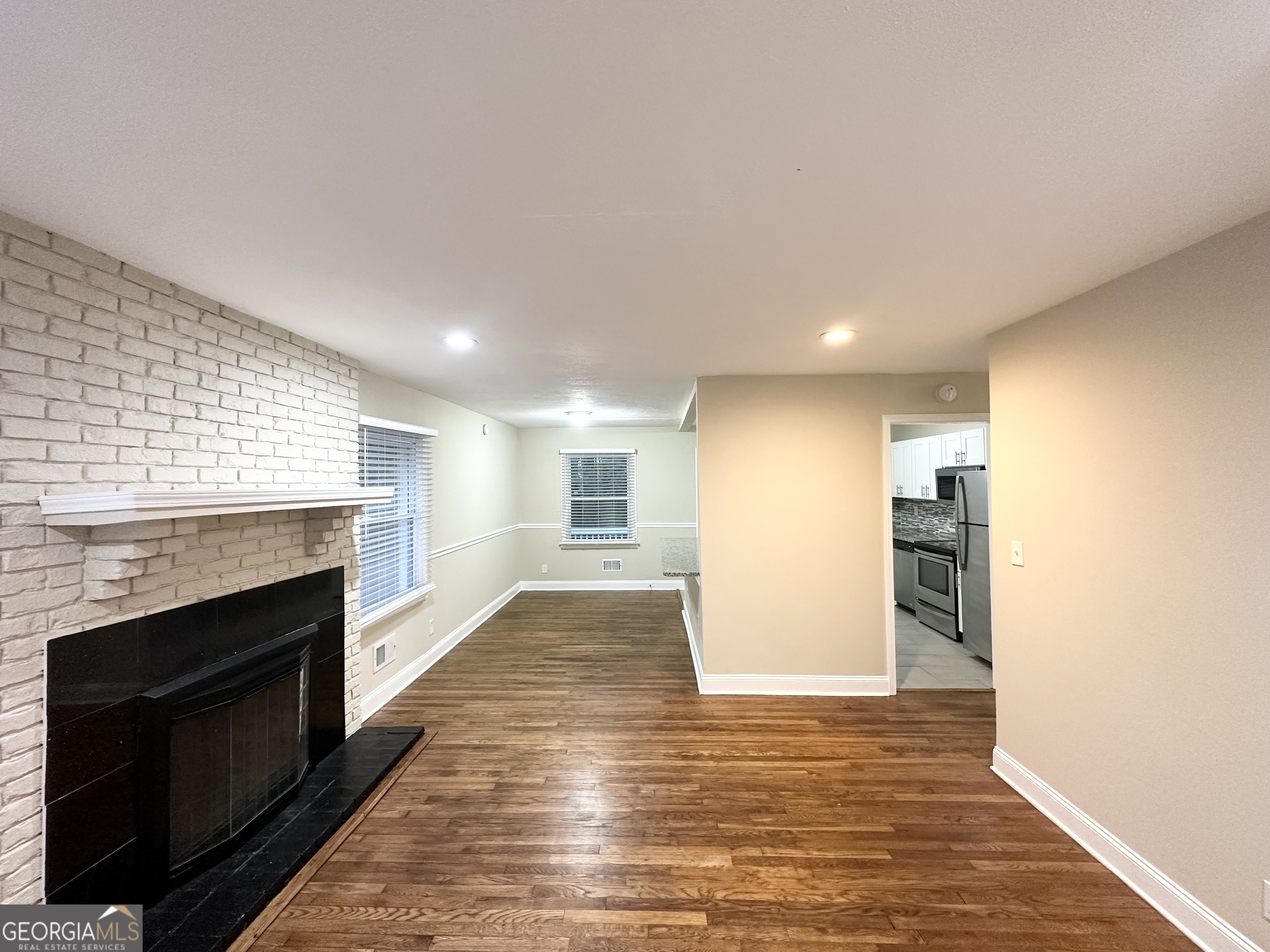 2965 Meadowview DR SE