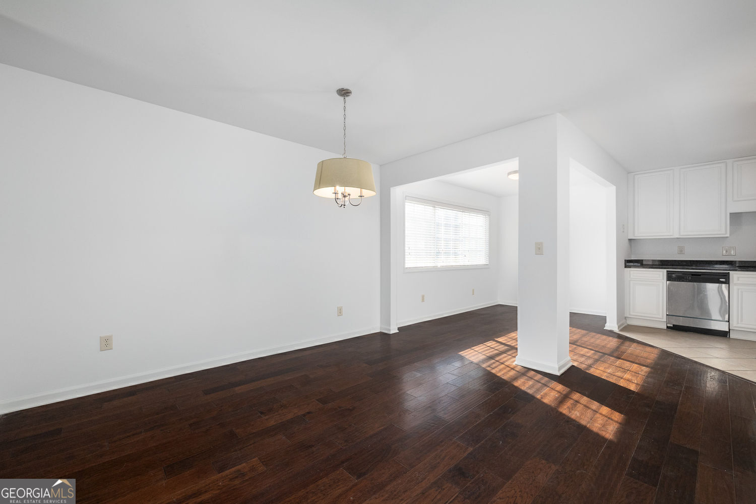 Atlanta, Georgia 30319, United States, 2 Bedrooms Bedrooms, ,3 BathroomsBathrooms,Residential,Active,188010