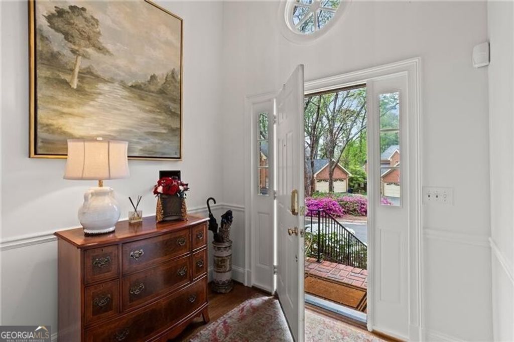 Photo of 16 Ivy Chase NE, Atlanta, GA 30342 (MLS # 10723683)