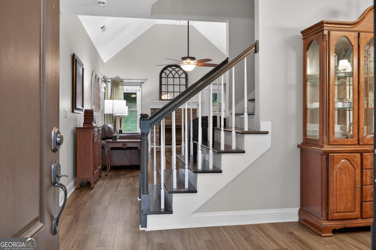 85 Elmwood DR