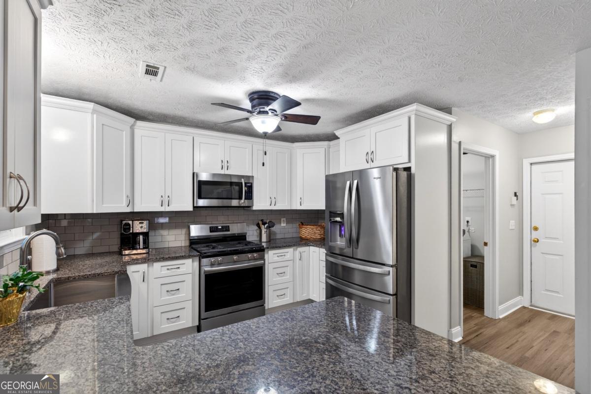 85 Elmwood DR