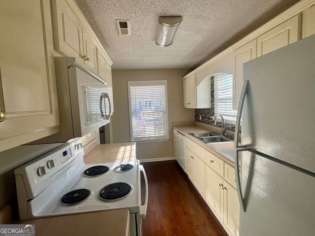 Photo of 1653 Summerwoods Circle, Griffin, GA 30224 (MLS # 10703252)