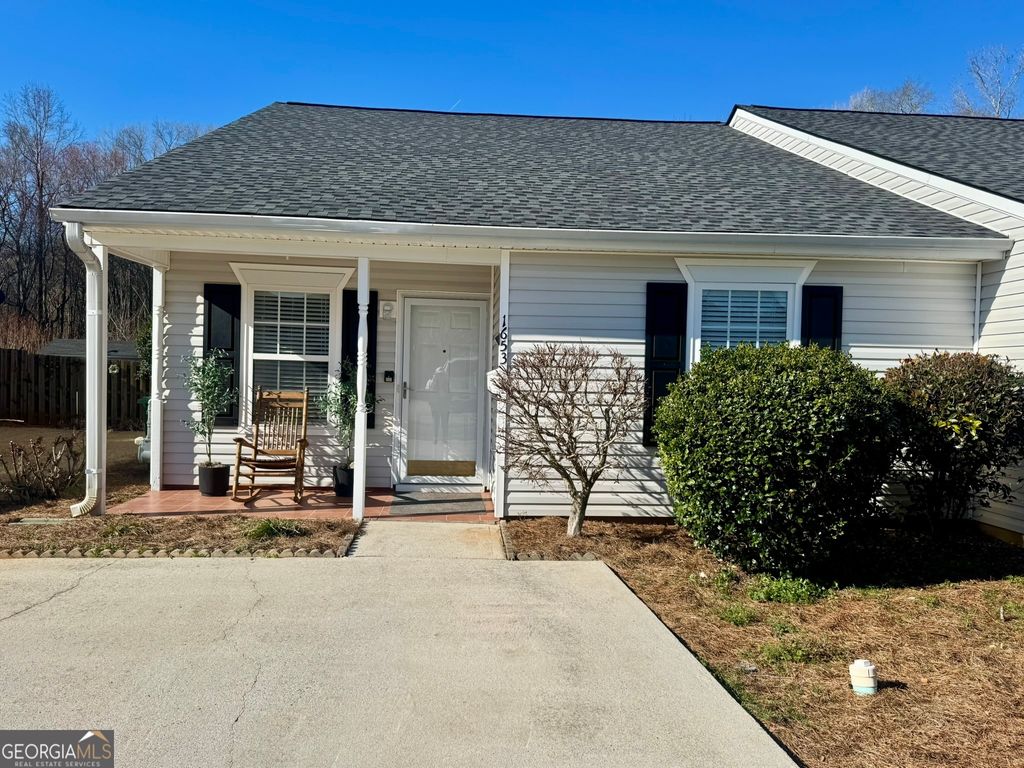 Photo of 1653 Summerwoods Circle, Griffin, GA 30224 (MLS # 10703252)