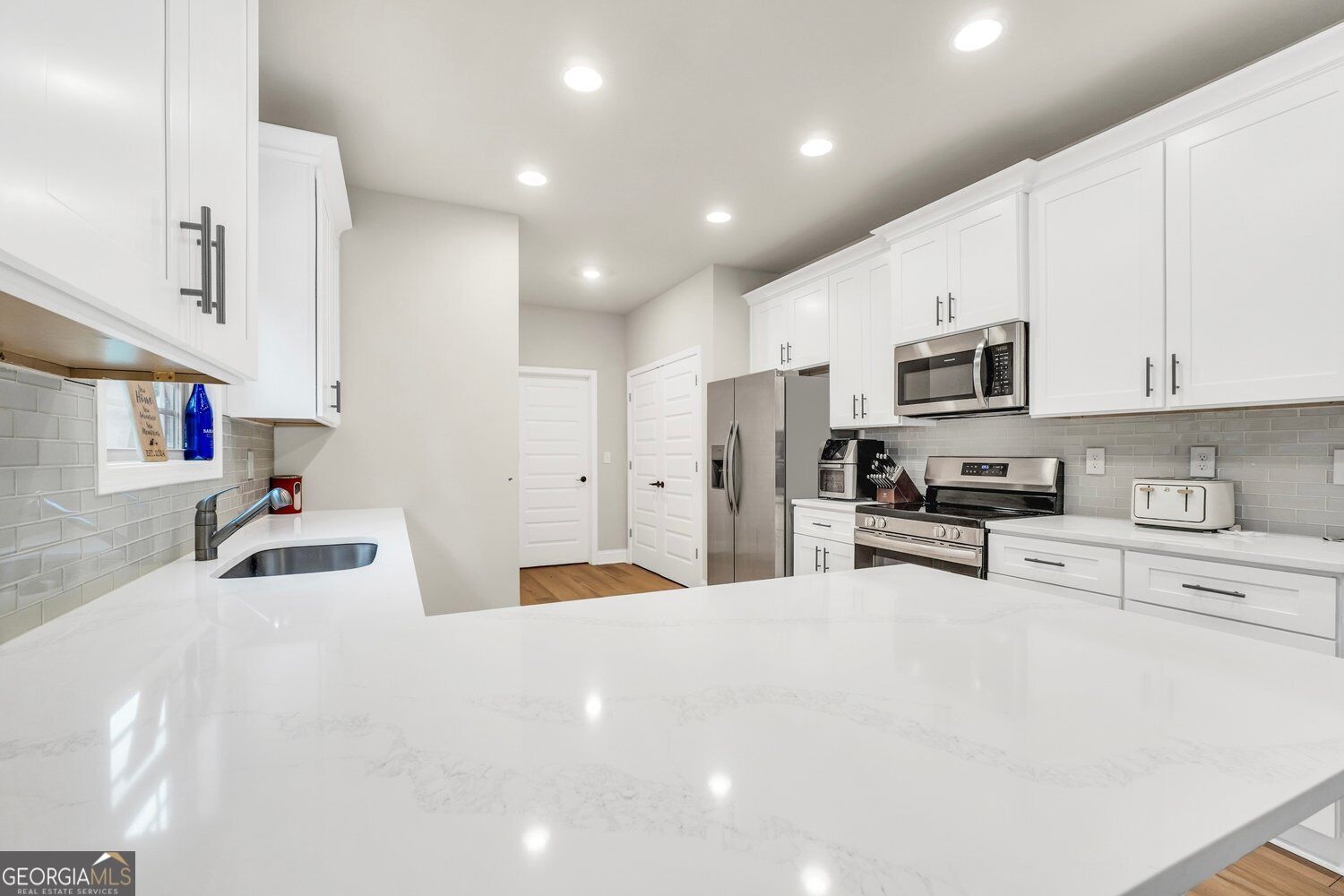 273 Summit View DR