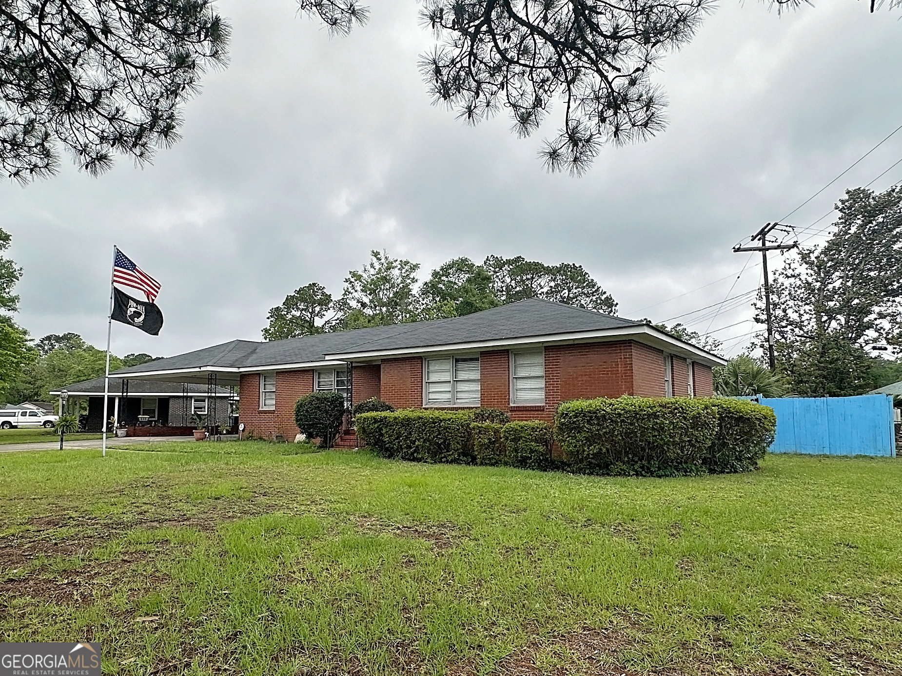 301 Paradise DR
