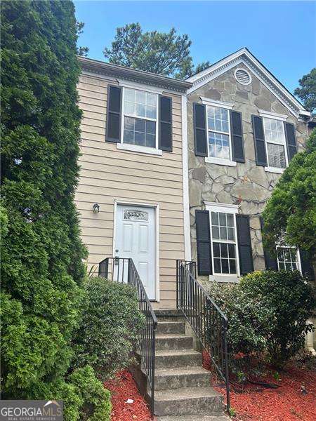This charming home is designed for comfort and style, featuring three bedrooms and two full bathrooms, you are welcomed into a comfortable living room that leads around to a separate dining room. The kitchen sits off the front entry and family room. This home is perfect for the first time home buyer or the investor looking to add to their portfolio.