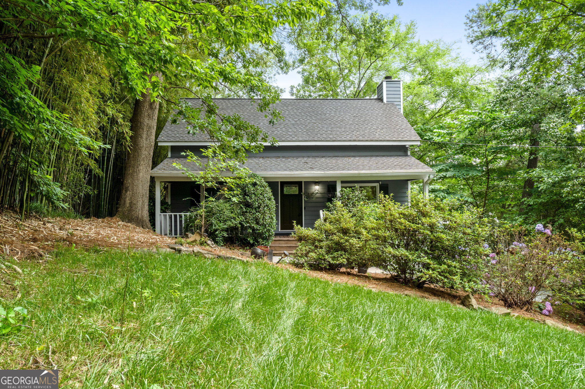 610 Lake DR