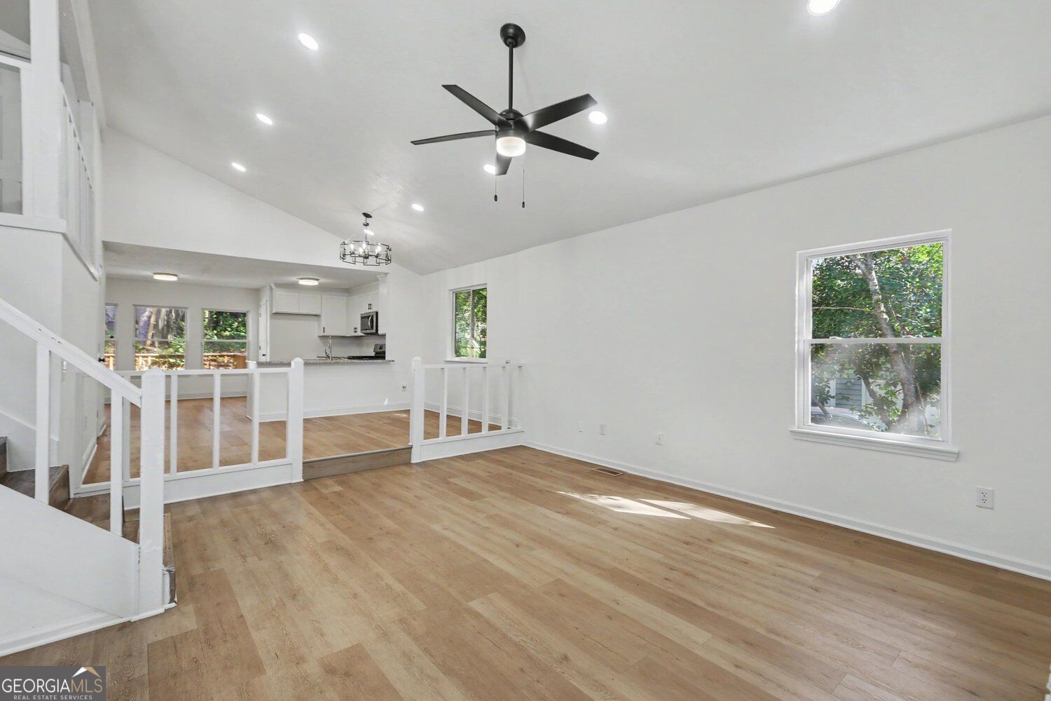 6567 Oakwood DR