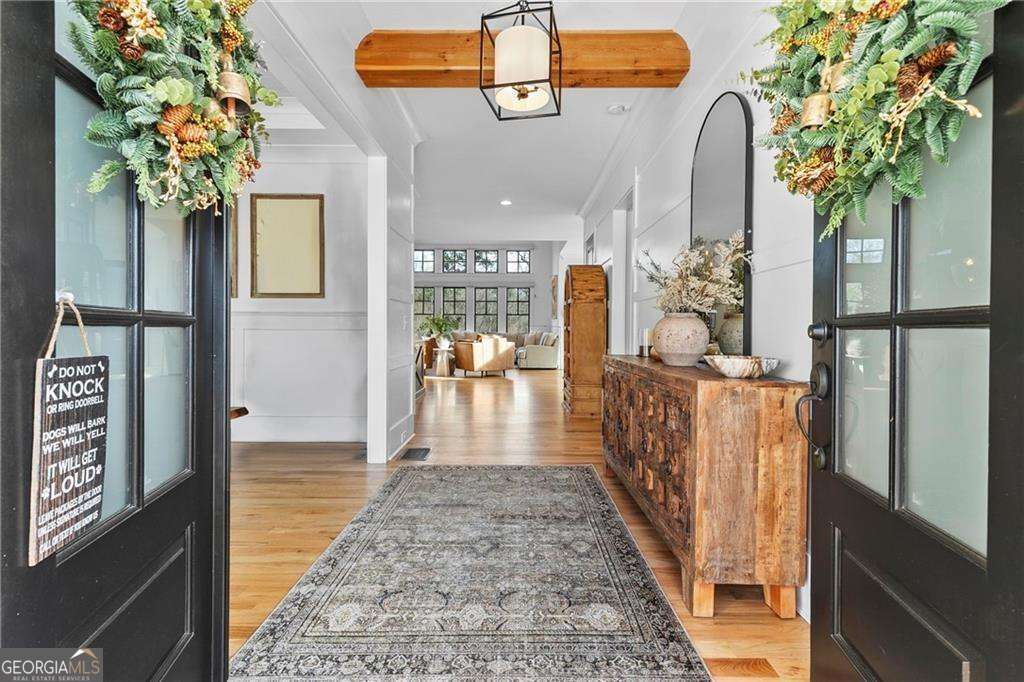 222 Jackson Heights LN