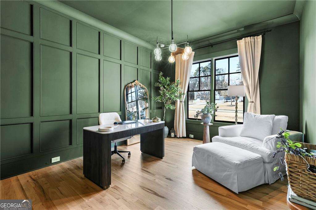 222 Jackson Heights LN