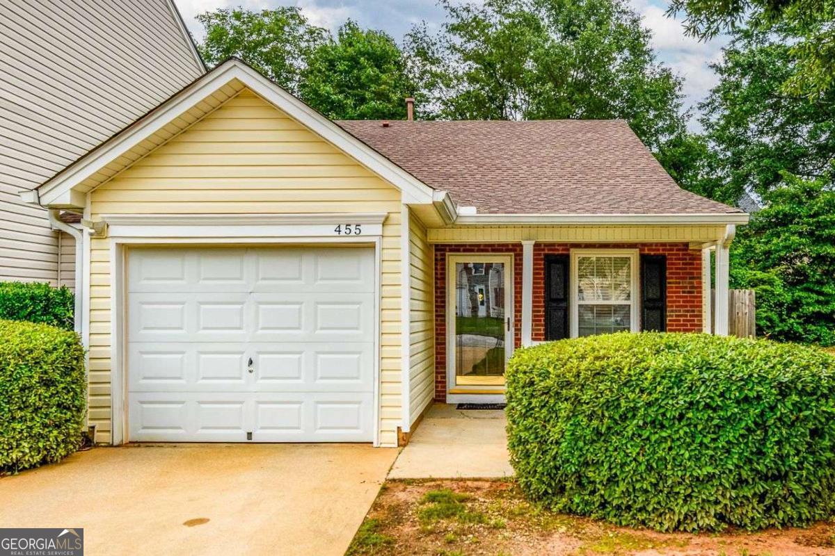 Welcome to your next chapter in homeownership. This charming 2-bedroom, 2-bath single-family home is nestled on a peaceful street within an established covenant community in Newton County, near the Rockdale County line. Thoughtfully maintained with a newer roof, this home offers peace of mind and easy living. Residents enjoy access to community amenities, adding to the lifestyle appeal. Ideally located between Salem Road and Avondale Road with quick access to I-20, you'll be just minutes from shopping, dining, and entertainment. Whether you're starting fresh, simplifying your space, or somewhere in between, this home is ready to welcome you.