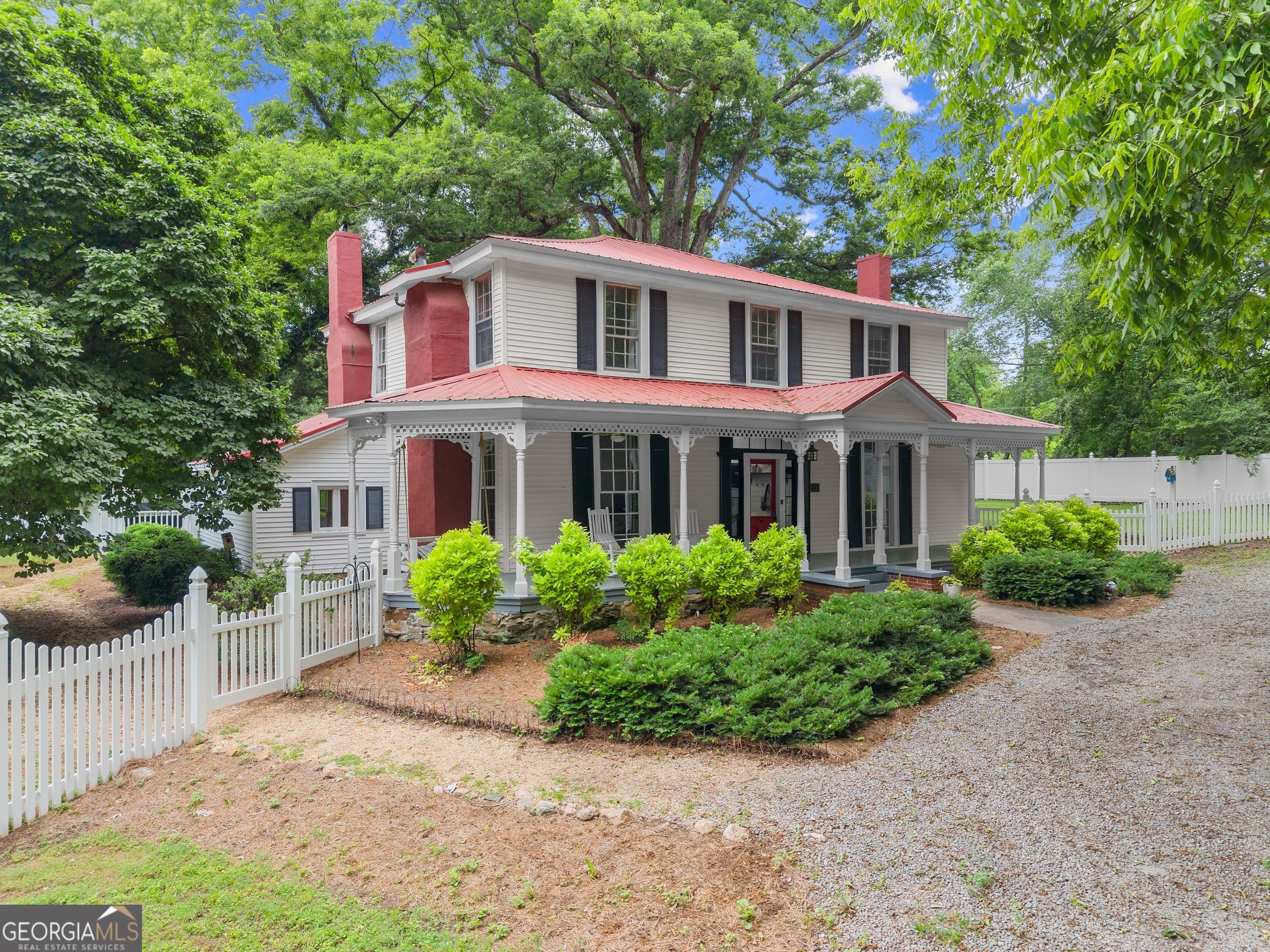 209 Athens ST