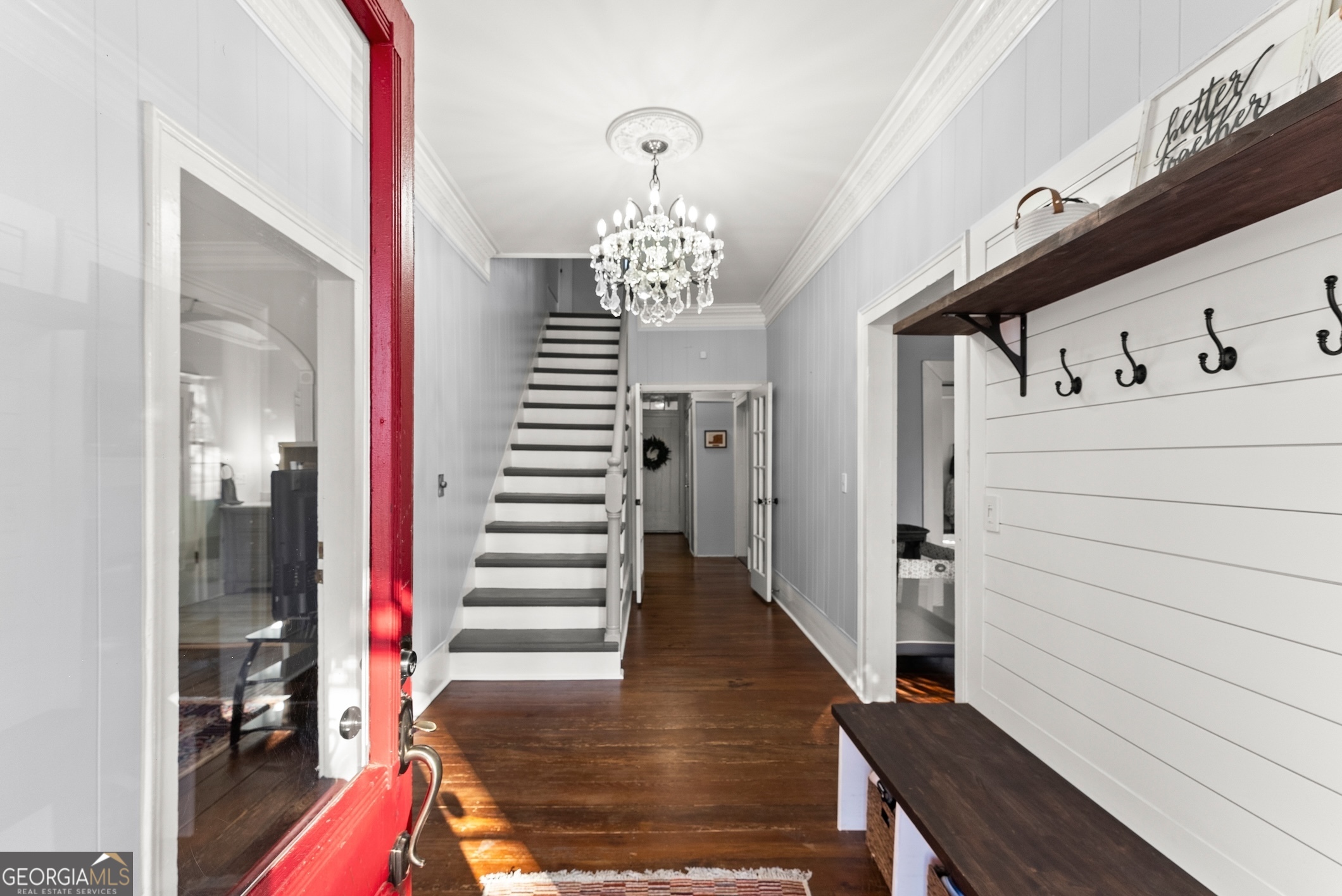 209 Athens ST