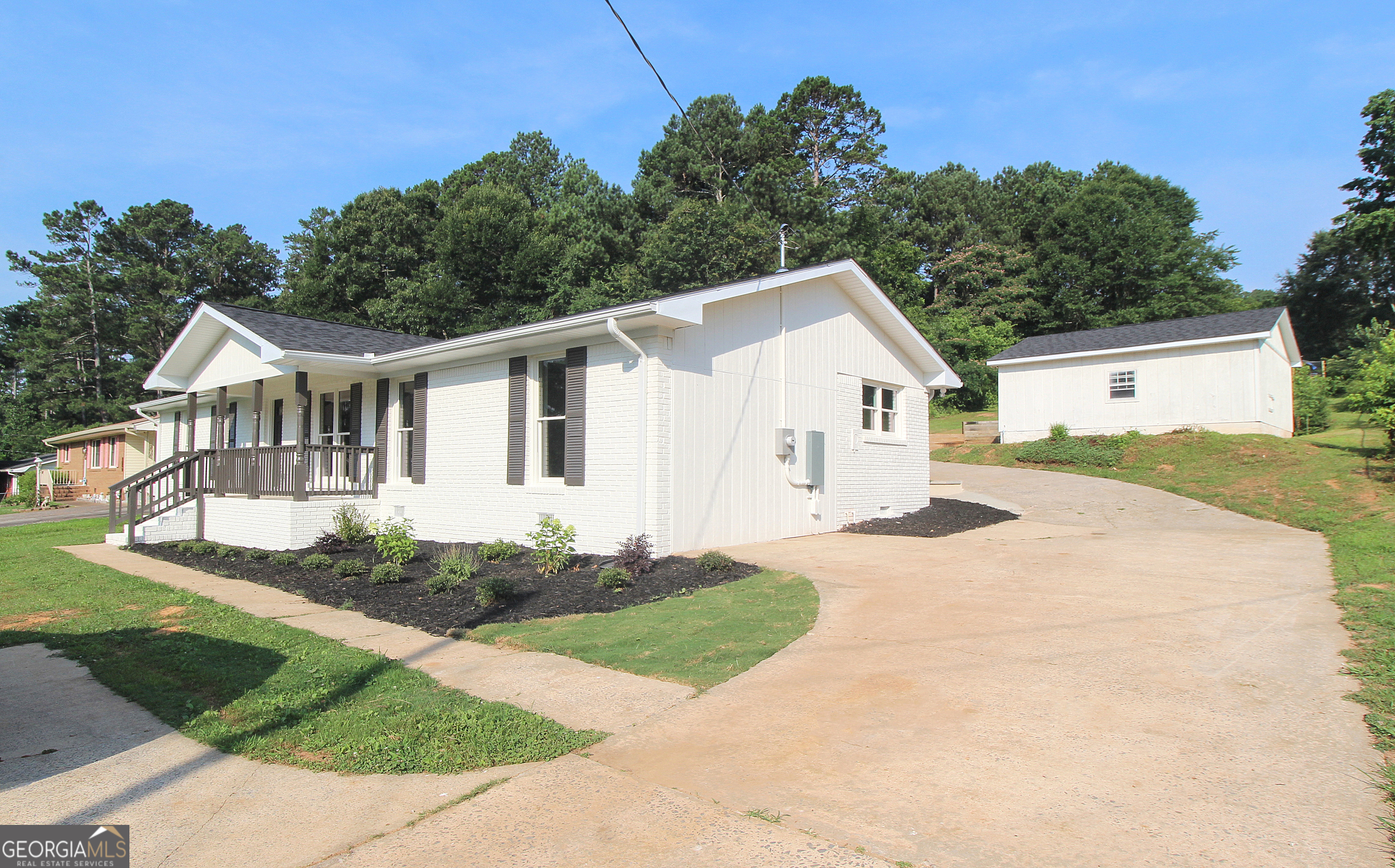 413 Spring Village Rd SE
