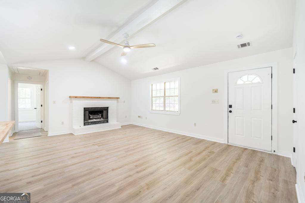 321 Riverbend CT