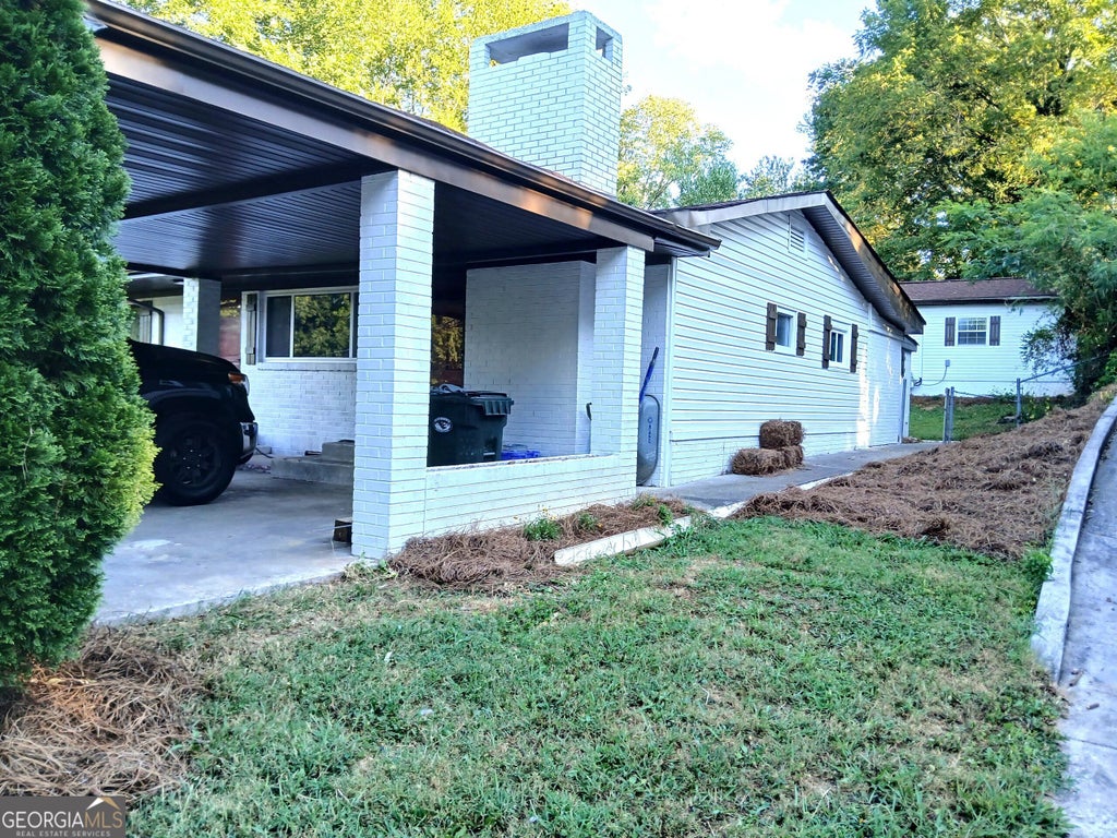Photo of 1303 Lakemont Drive, Dalton, GA 30720 (MLS # 10880100)