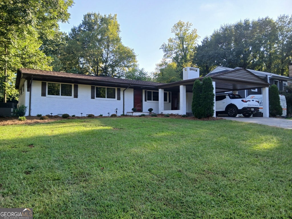 Photo of 1303 Lakemont Drive, Dalton, GA 30720 (MLS # 10880100)