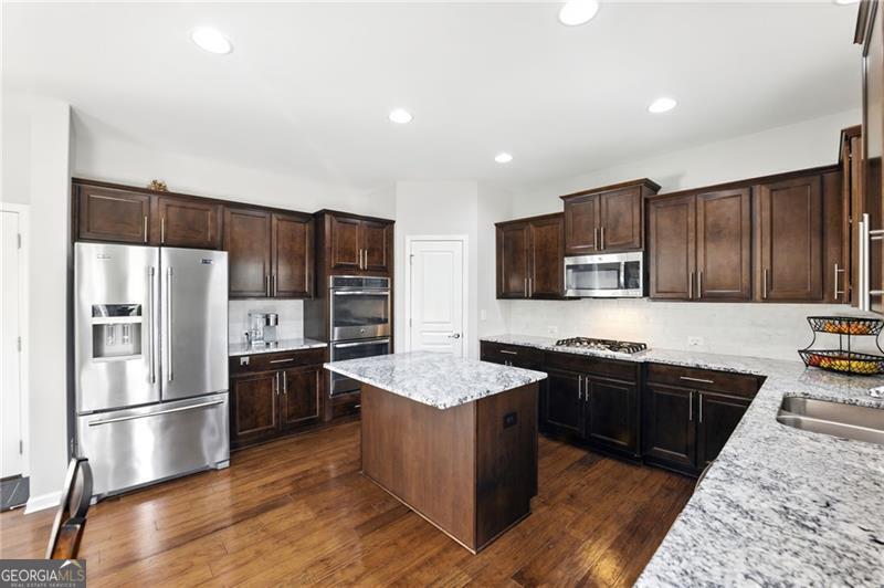 345 Varenna LN
