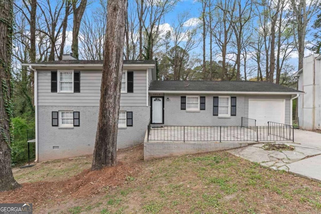 Photo of 3917 Wedgefield Circle, Decatur, GA 30035 (MLS # 10838204)