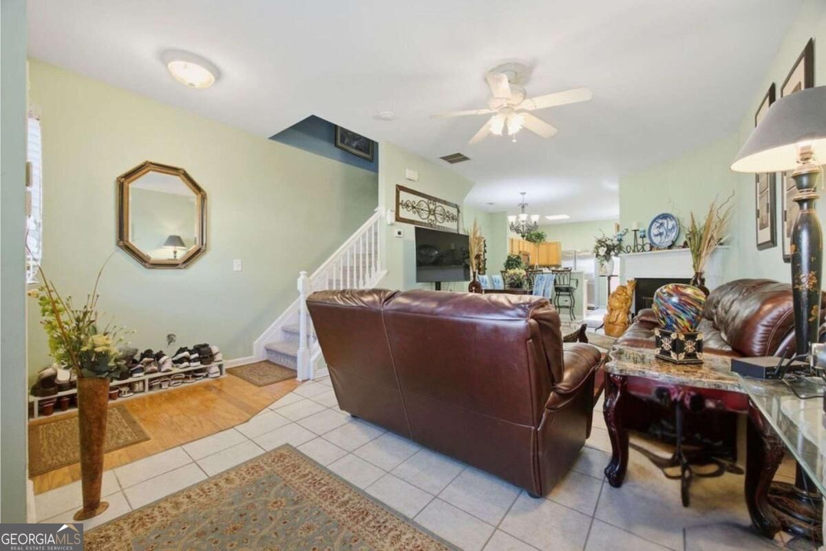 990 Redwood DR