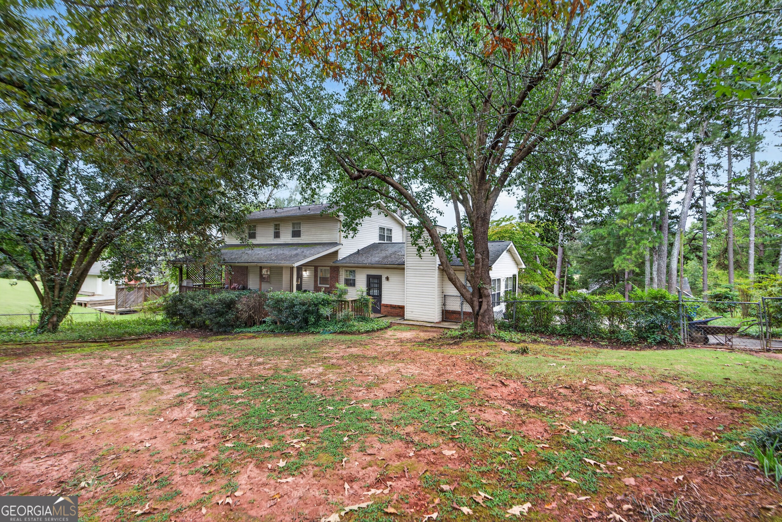 38 Surrey Trail SE