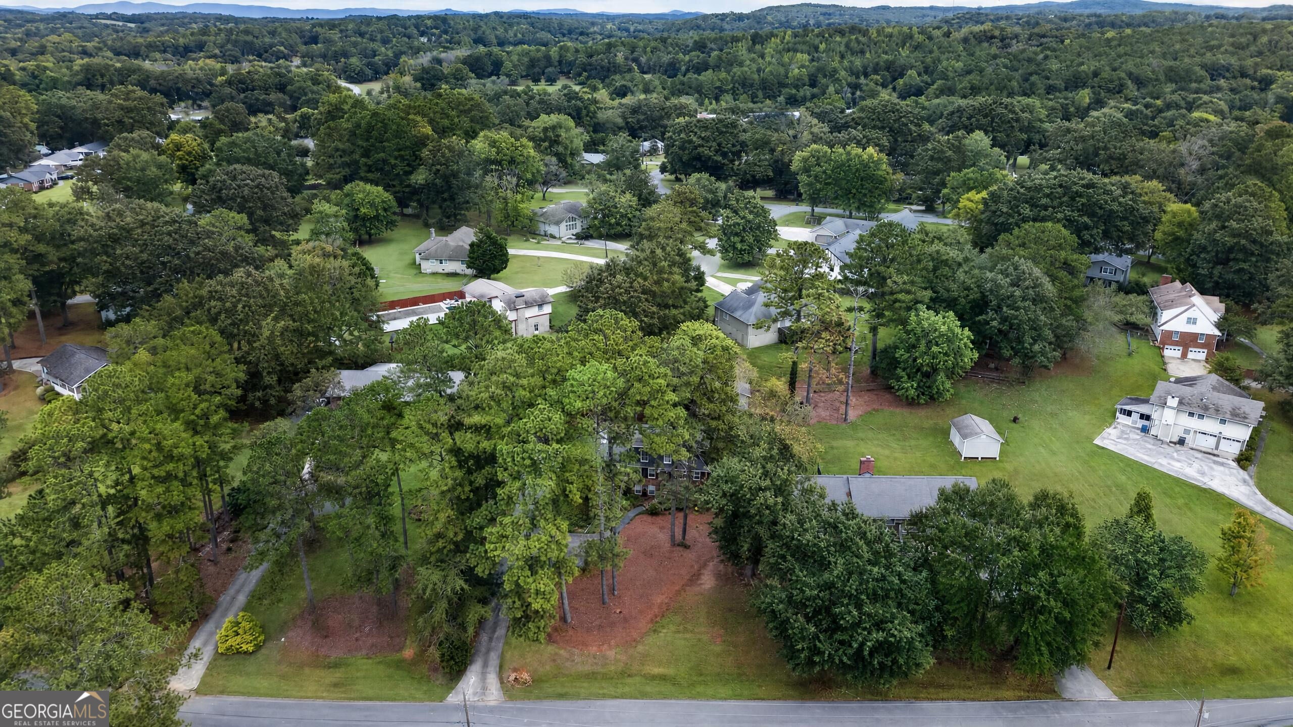 38 Surrey Trail SE