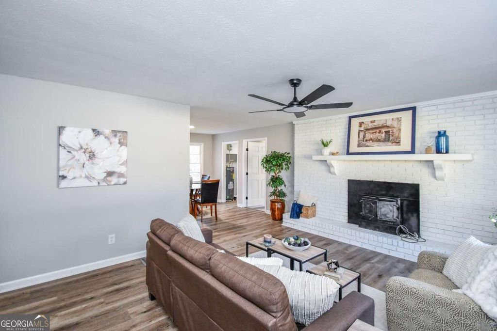 Photo of 35 N Robinson Drive, Carrollton, GA 30117 (MLS # 10658584)